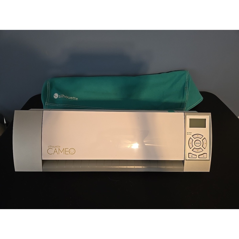 SILHOUTTE CAMEO Vinyl Paper Cutting Machine Touch Screen No Cords With Cover